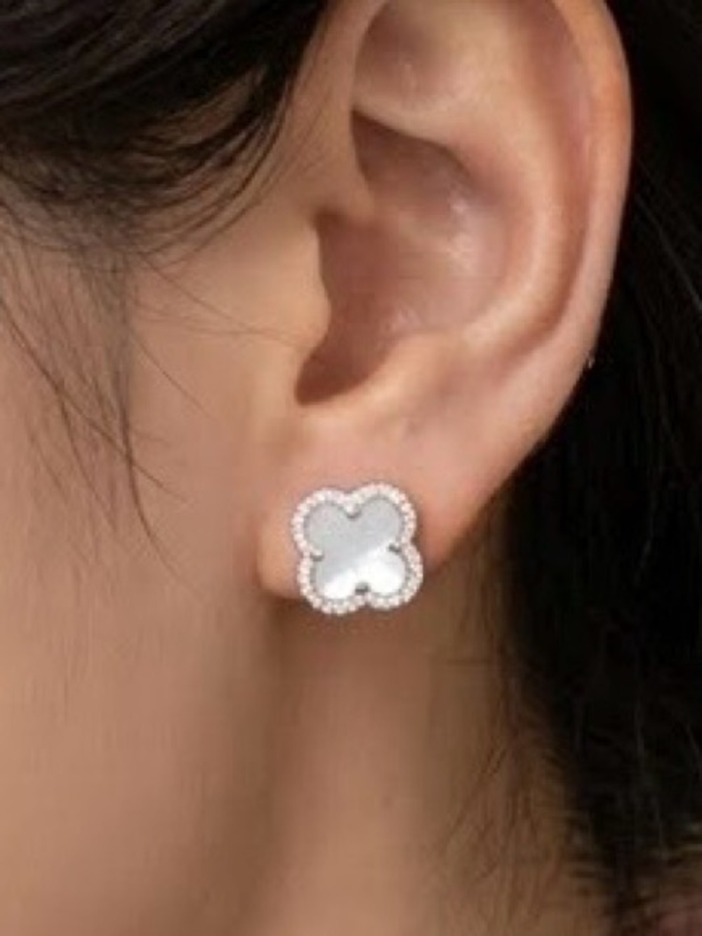 925 Silver 10MM Mother-of-Pearl & Moissanite Clover Push Back Stud Earrings - Picture 2 of 6
